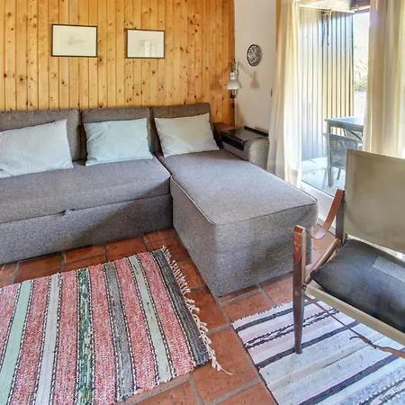 Emina - 400m From The Sea By Interhome
