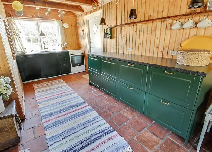 Emina - 400m From The Sea By Interhome