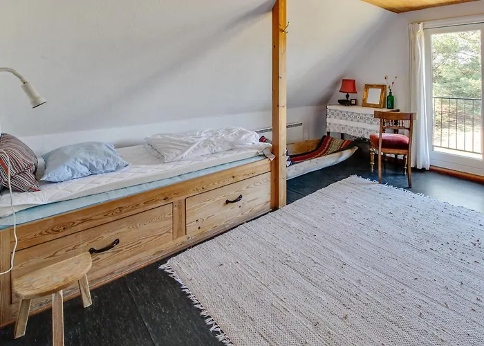 Emina - 400m From The Sea By Interhome